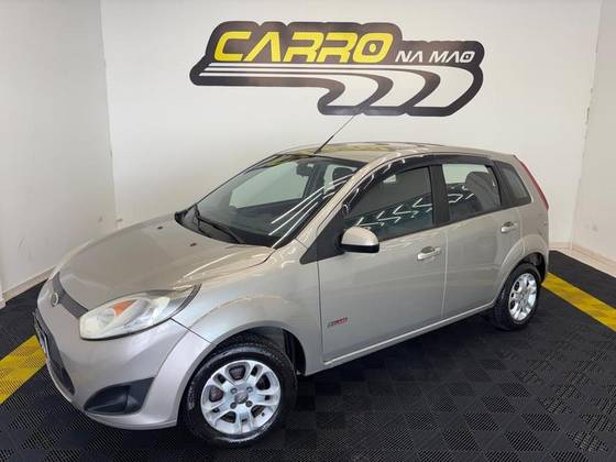 FORD FIESTA 1.6 ROCAM 8V FLEX 4P MANUAL FORD FIESTA 1.6 ROCAM 8V FLEX 4P MANUAL